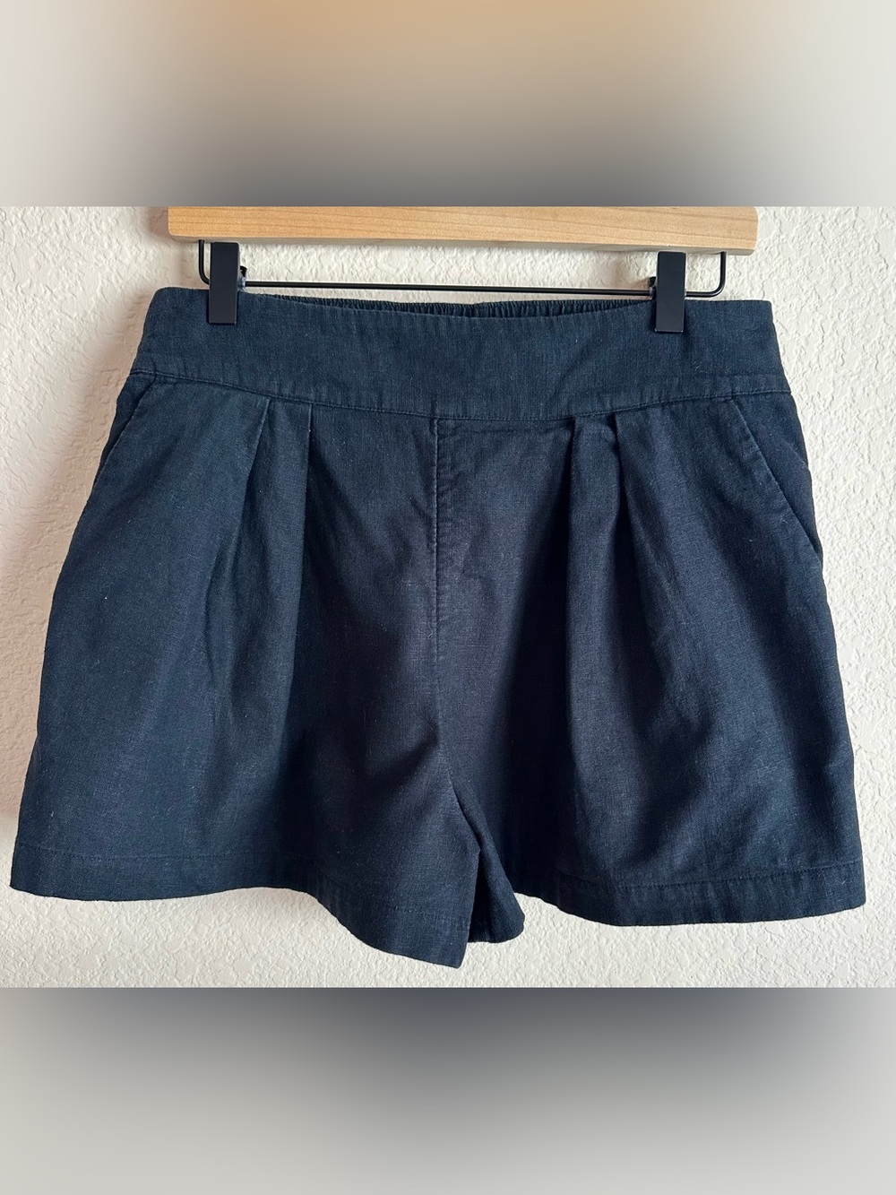 Abercrombie & Fitch Navy Pleated High-Waist Women’s Shorts